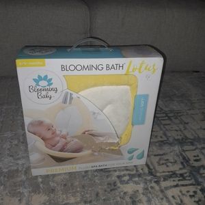 Blooming baby for sink bath